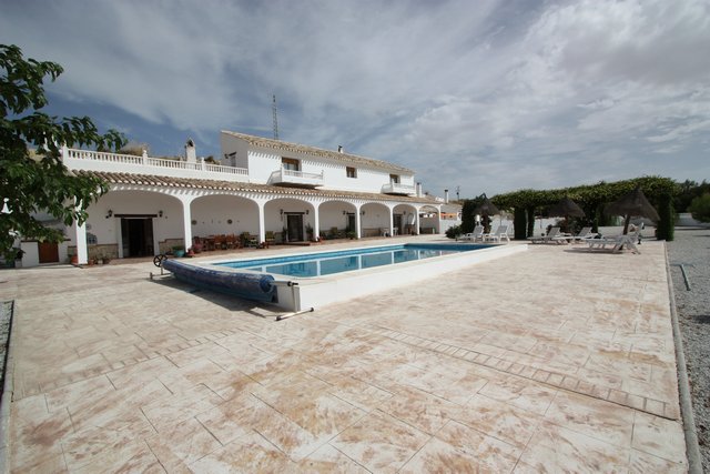 Cortijos, Casa Cueva, Casa Rústica en venta Consult