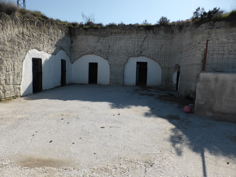 Casa Cueva, Casa Rústica, Parcela en venta € 80.000