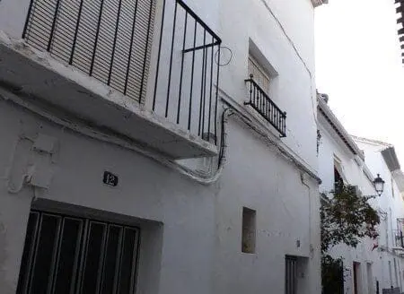 v2313 Baza, Granada
