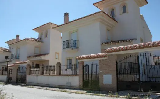 v2439 Baza, Granada
