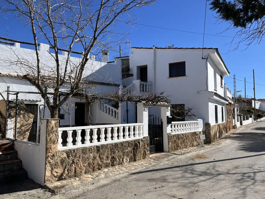 v3037 Gor, Granada