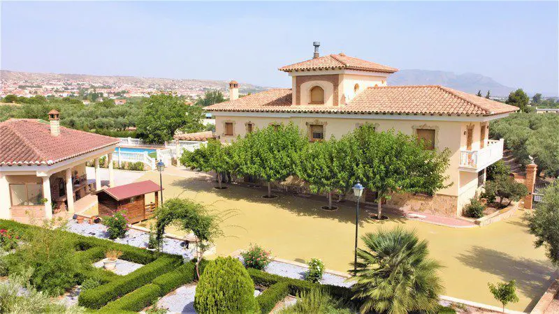 v3142 Baza, Granada