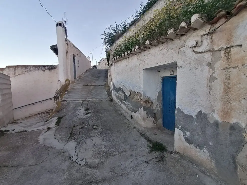 V3144 Baza, Granada