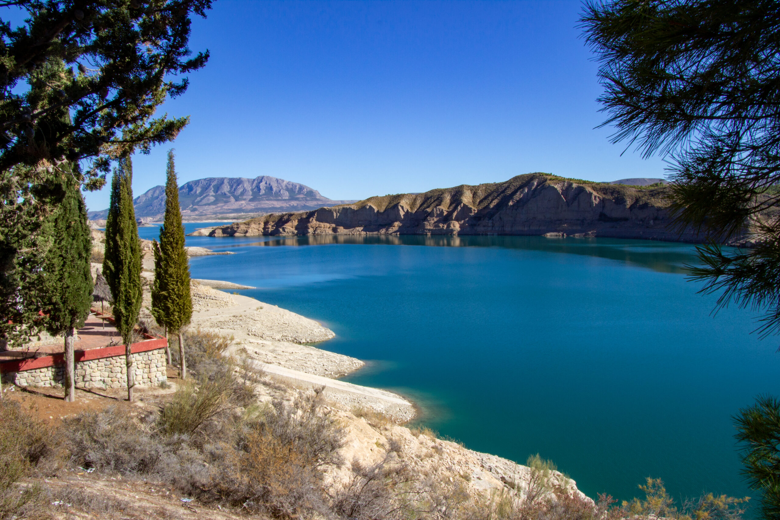Lake Negratin - Rusticom