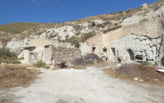 v2925 Baza, Granada