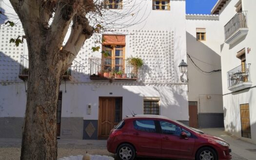 v2952 Baza, Granada