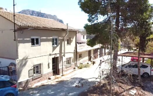 v3093 Zujar, Granada